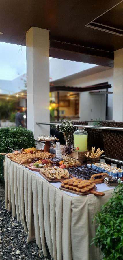 A Villas Resort & Restaurant Zamboanguita  Екстериор снимка