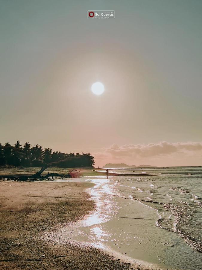 A Villas Resort & Restaurant Zamboanguita  Екстериор снимка